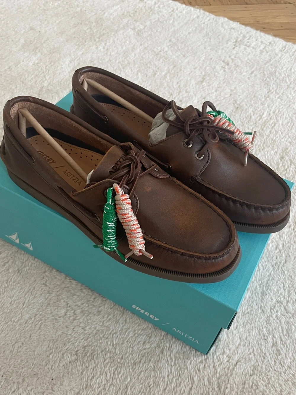 Sperry Aritzia Women Brown Leather Boat Shoes Chocolate color two eye classic